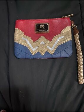 Loungefly DC Wonder Woman Wristlet
